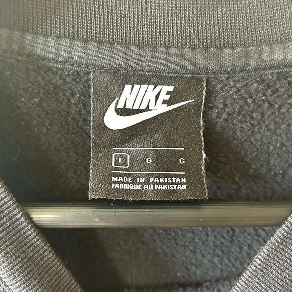 Nike Men's Black Sweater - Picture 2 of 5